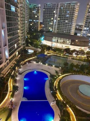 Azure Urban Resort a12 Wavepool near mall airport